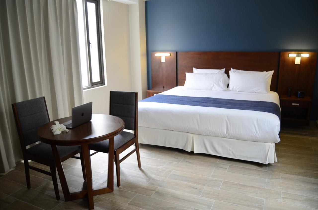 Hotel San Agustin Plaza Латакунга Экстерьер фото