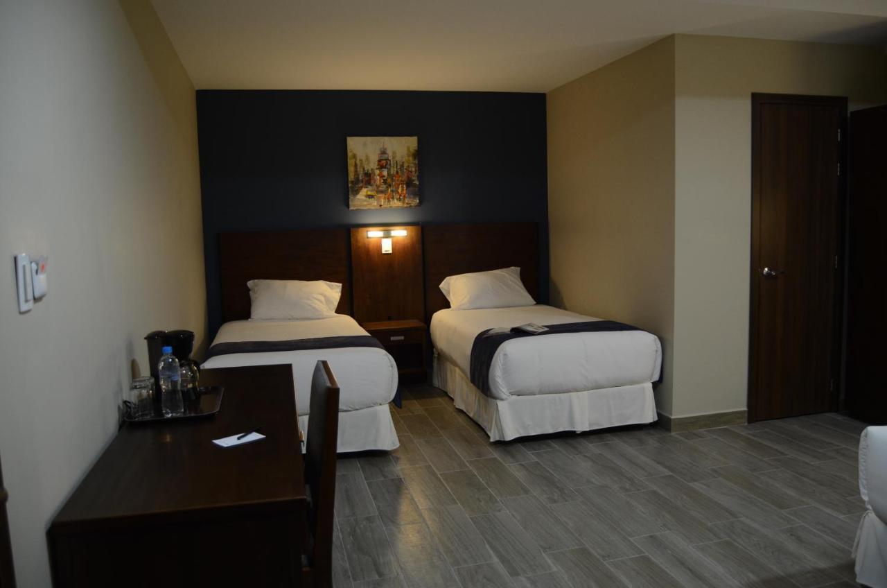 Hotel San Agustin Plaza Латакунга Экстерьер фото