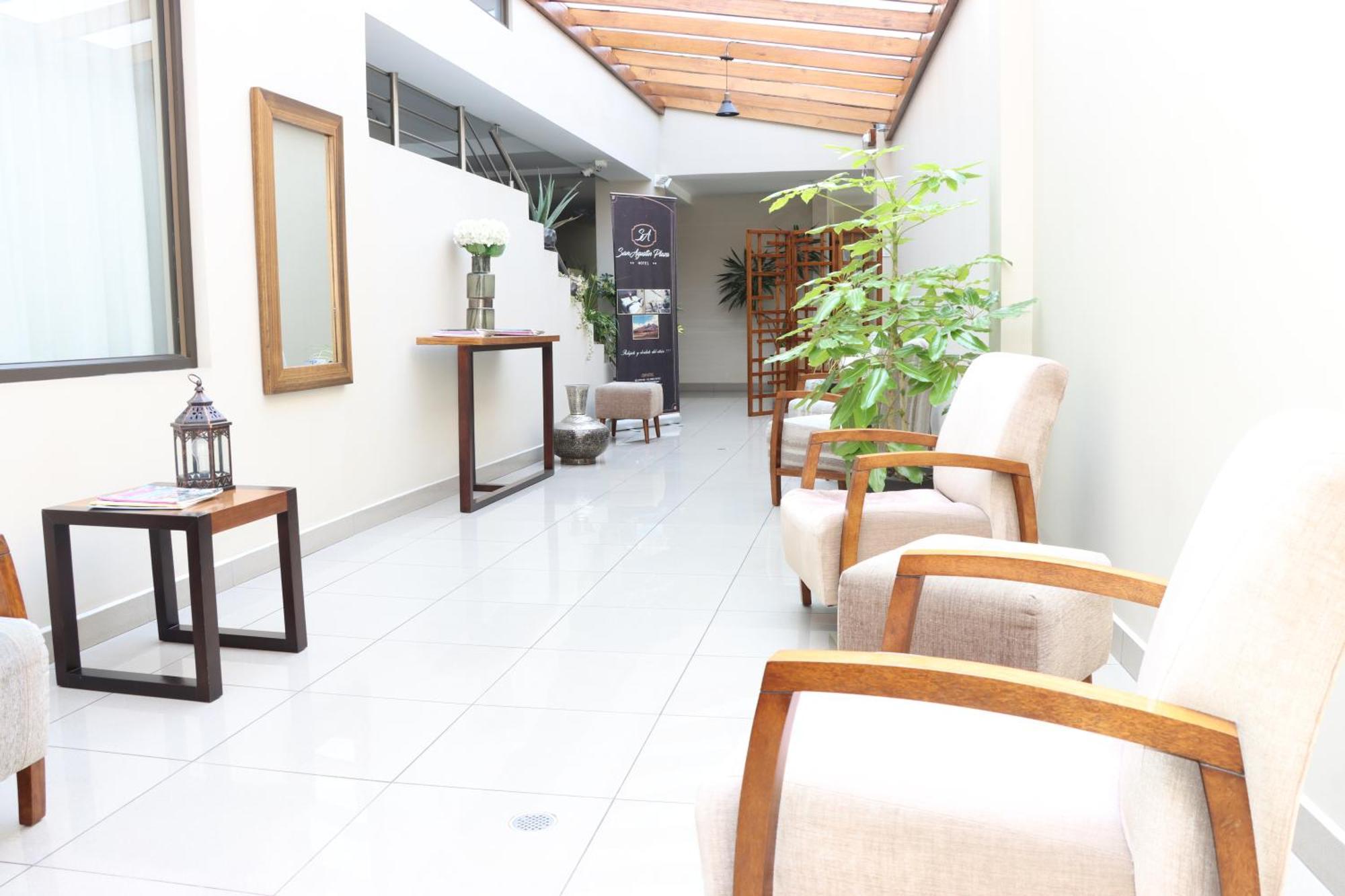 Hotel San Agustin Plaza Латакунга Экстерьер фото