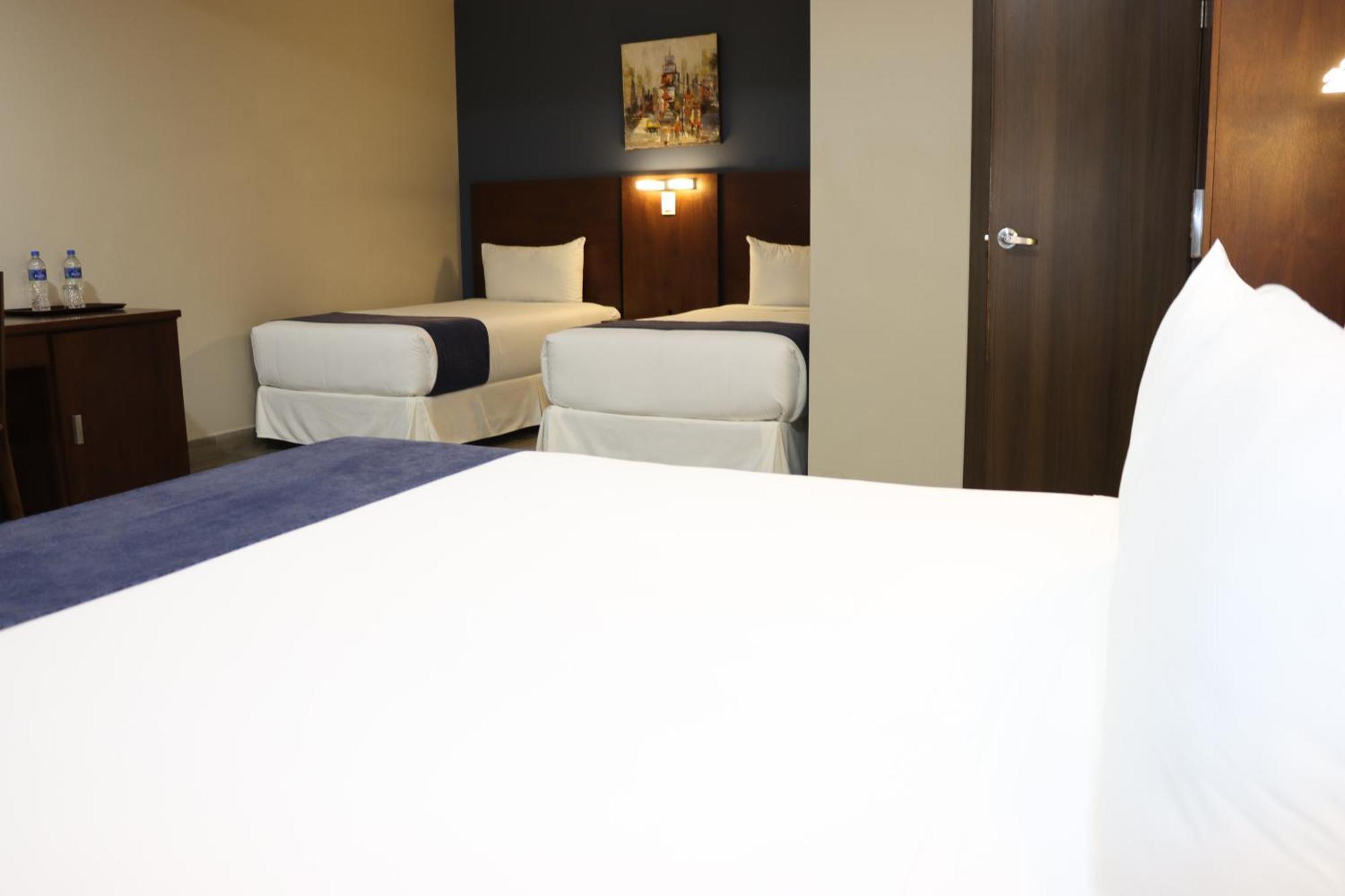 Hotel San Agustin Plaza Латакунга Экстерьер фото