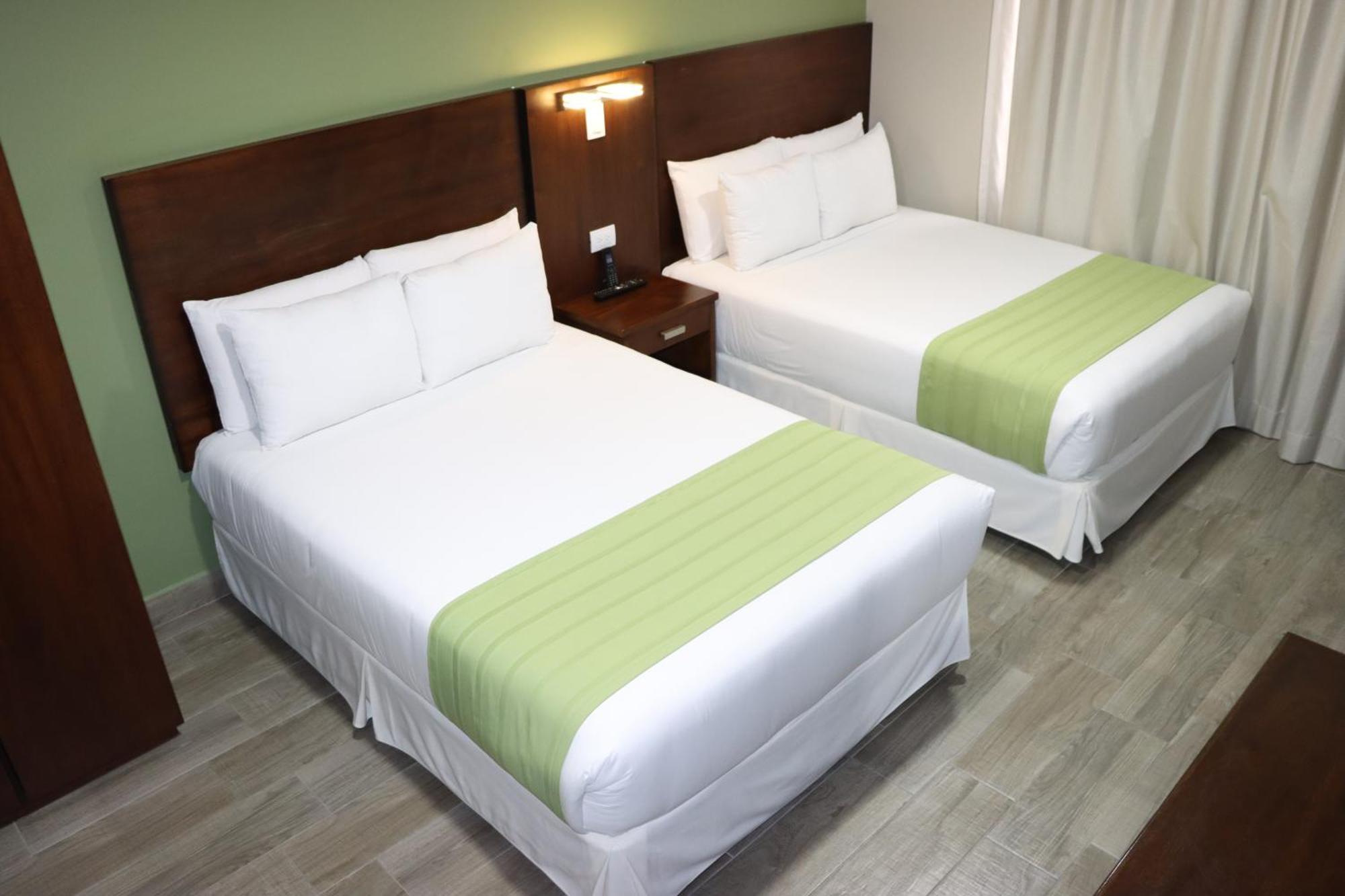 Hotel San Agustin Plaza Латакунга Экстерьер фото