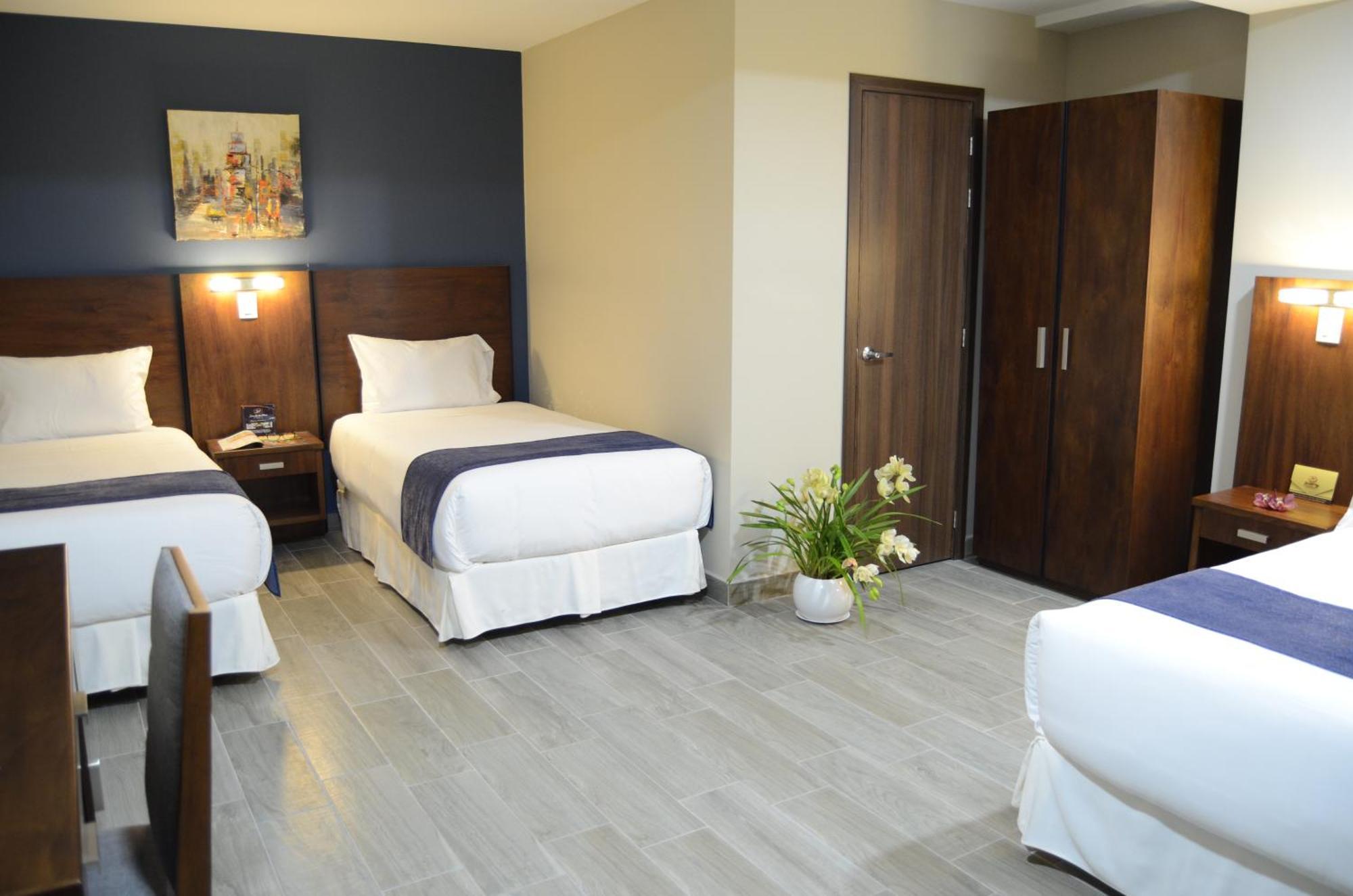 Hotel San Agustin Plaza Латакунга Экстерьер фото