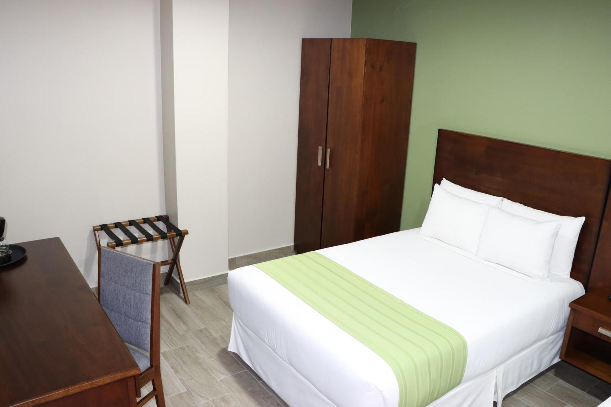 Hotel San Agustin Plaza Латакунга Экстерьер фото